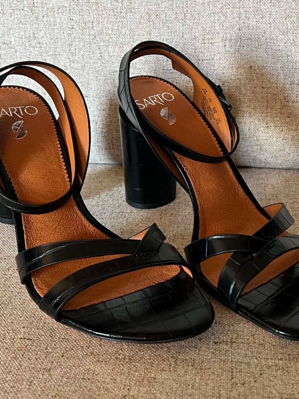 New Franco Sarto Omaha Sandals Embossed Finish Black Size 9.5